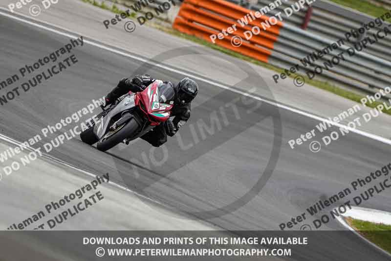 cadwell no limits trackday;cadwell park;cadwell park photographs;cadwell trackday photographs;enduro digital images;event digital images;eventdigitalimages;navarra;no limits trackdays;peter wileman photography;racing digital images;trackday digital images;trackday photos